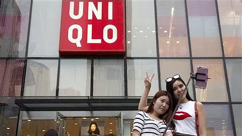 Chinese Internet Reacts to Steamy Uniqlo Video With Creativity - DayDayNews