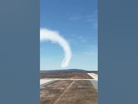 Absolutely Amazing PC-21 Footage Over Miramar! - YouTube