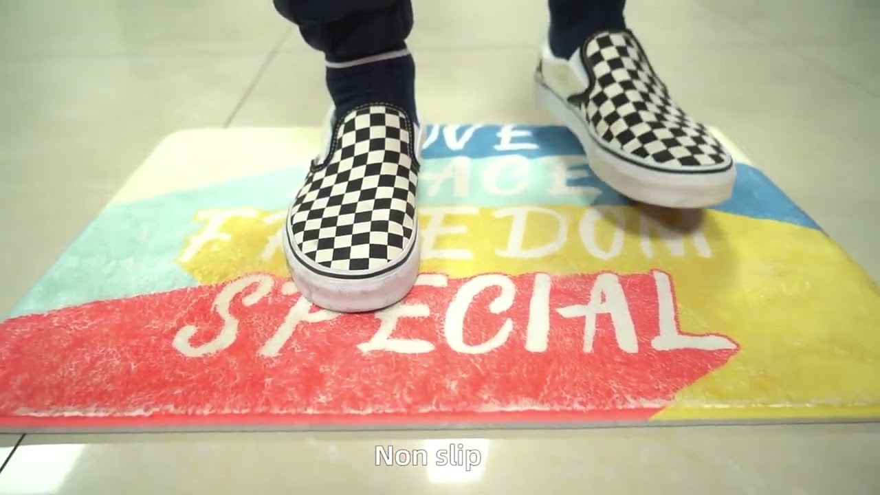 Comfort with Every Step! Chenille Mat, a Home Essential, the Warmth Under Your Feet! 👣🌺"