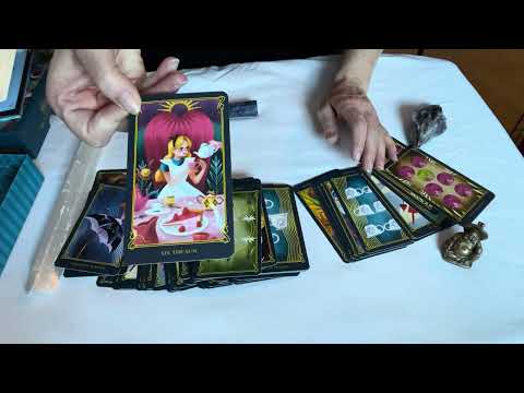 Alice in wonderland tarot review