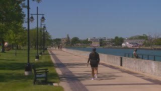 Woman running Chicago marathon to inspire and say thanks to organization