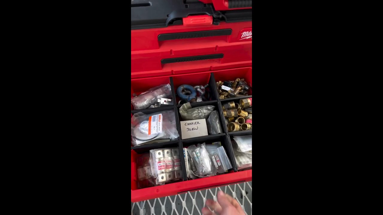 Customise your drawer layout with the PACKOUT™ 3-Drawer Tool Box