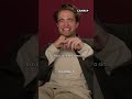 ROBERT PATTINSON REVELA SE ERA TEAM EDWARD OU TEAM JACOB EM CREPÚSCULO