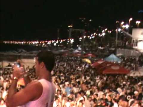 Liquid Soul plays infront of 600`000 people in rio de janeiro beach