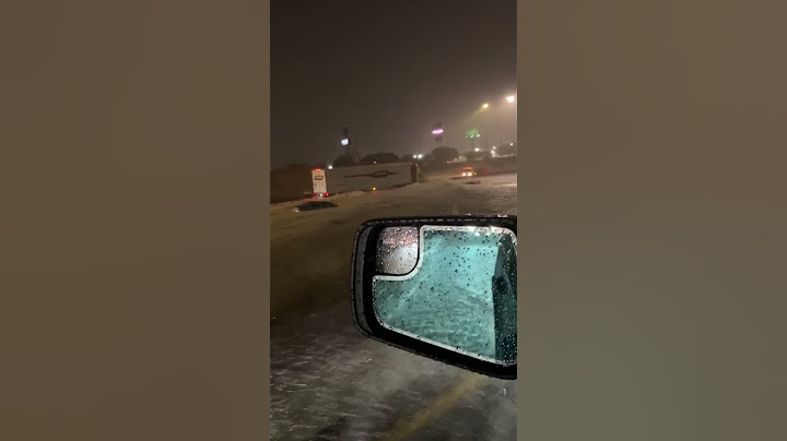 KSAT viewer captures 18-wheeler driving through a flooded Interstate 35 on Northeast Side