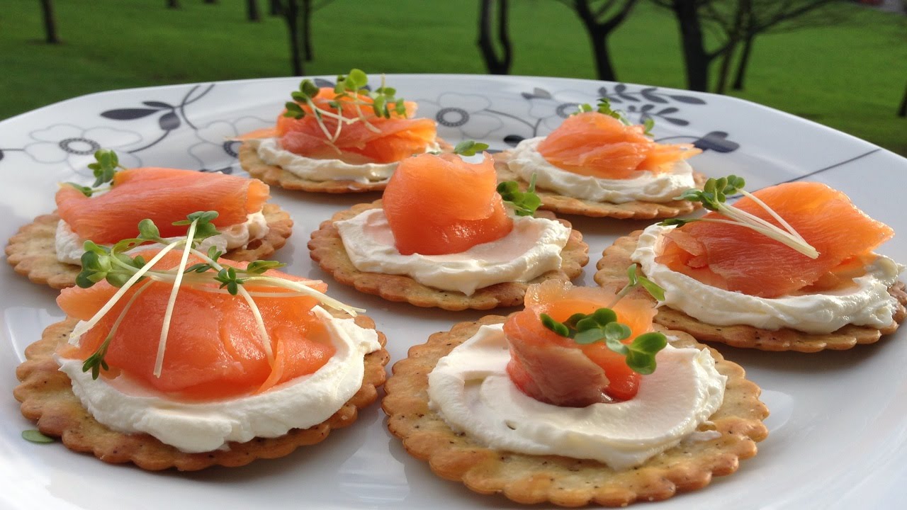 Smoked Salmon & Cream Cheese Crackers