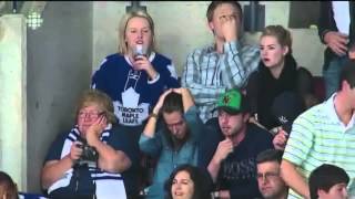 Elisha Cuthbert, April Reimer's awkward Game 4 moment (PUCK DADDY)