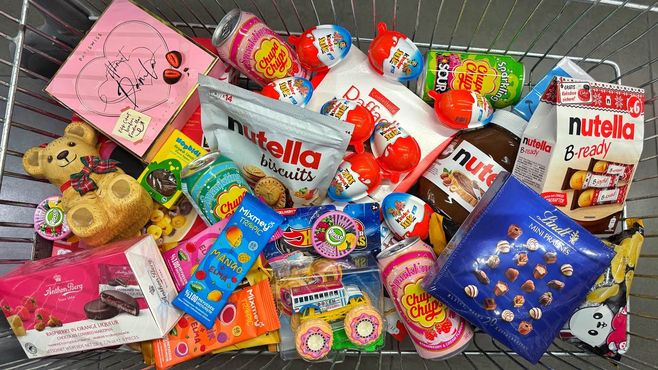 Buying Lot's of NEW American Candy and Chocolate - Shopping Vlog