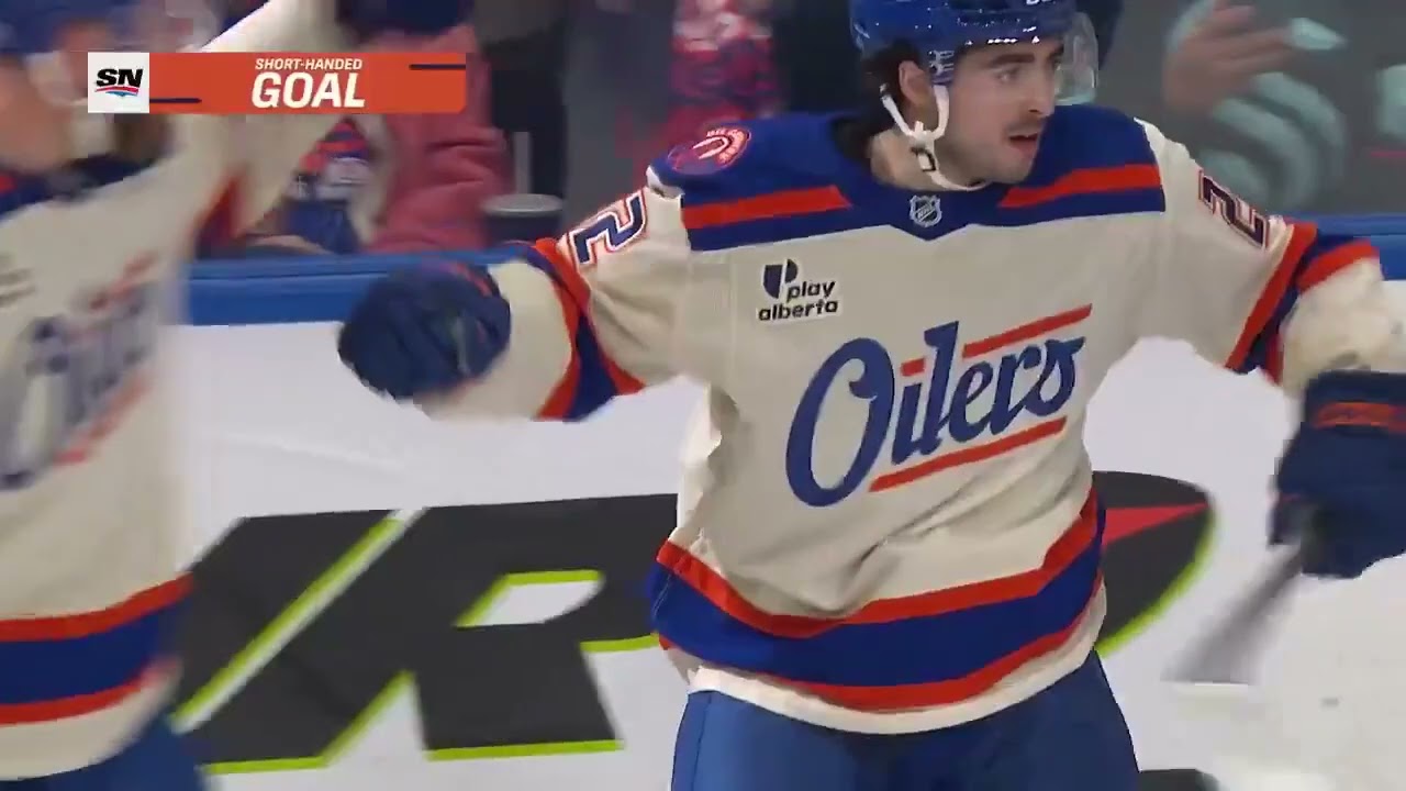 Matt Savoie shorthanded! 😲