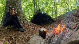 Jess's First Solo Camp | Bushcraft Leaf Hut, Campfire Pizza, Owls and Coyotes