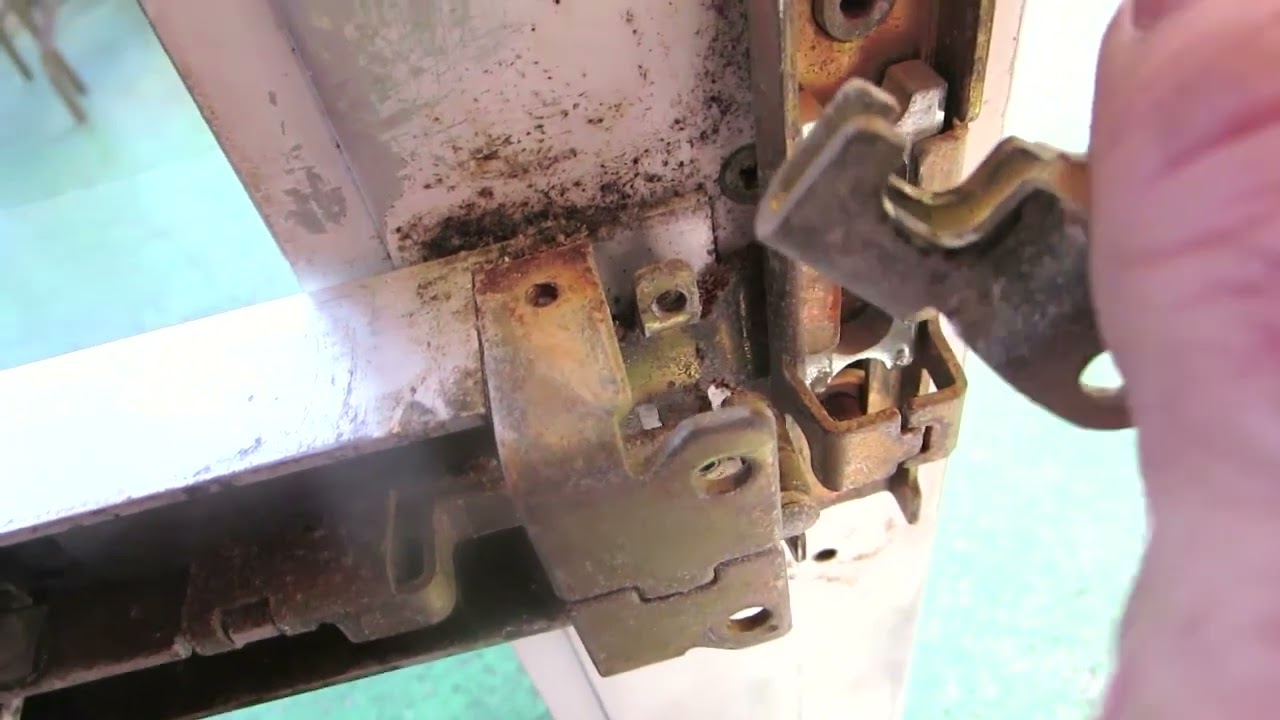 Resort Maint. Kawneer Push bar door latch. How it works and maintaining it.