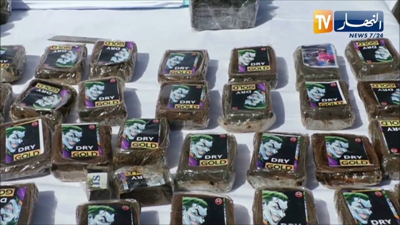 تبسة:  تفكيك مجموعة إجرامــ.ـية خطــ.ـيرة وحجز مسدســ.ـات آلية وبنــ.ـادق ومخــ.ـدرات