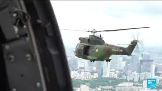 En France, les hélicoptères de l'armée répètent avant le défilé du 14 juillet • FRANCE 24