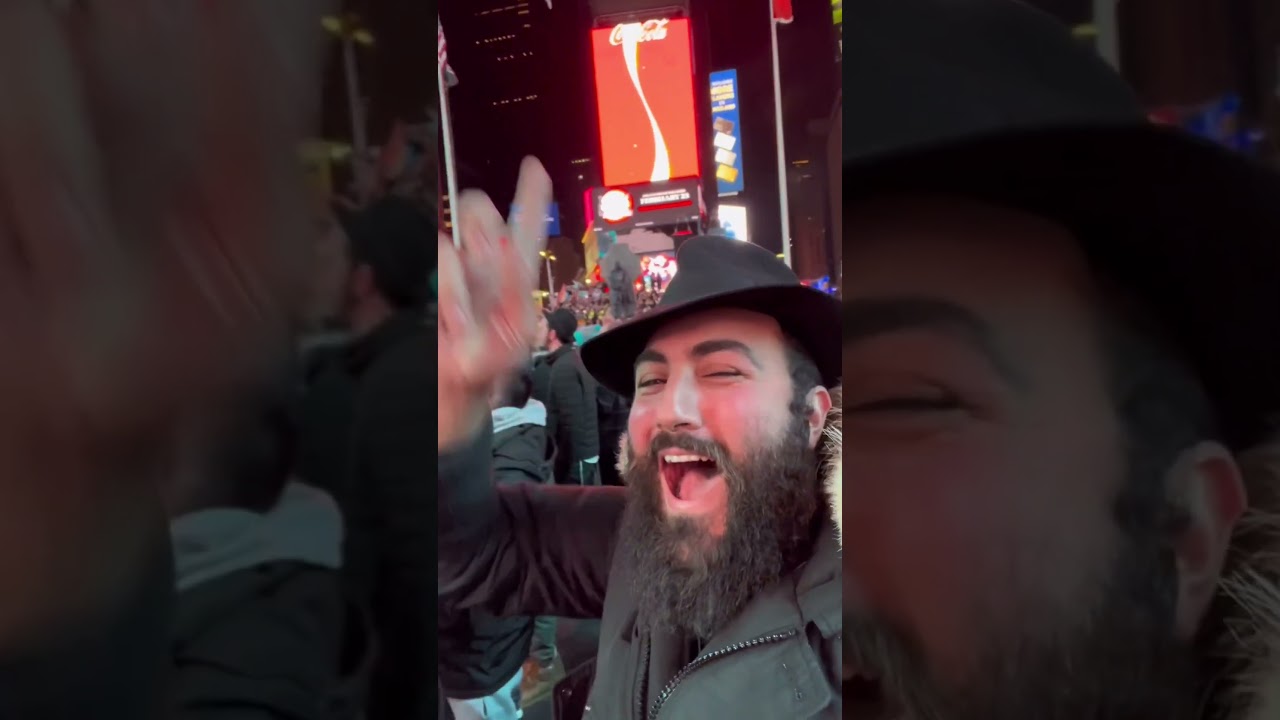 Am Yisrael Chai sung by a massive crowd - Wow just wow!!!!