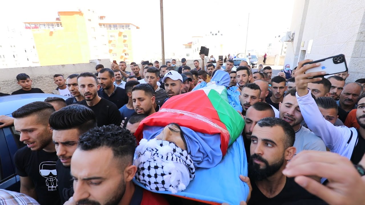 تشييع جثمان الشهيد ياسين حسن حمد من أمام مشفى ثابت ثابت في طولكرم