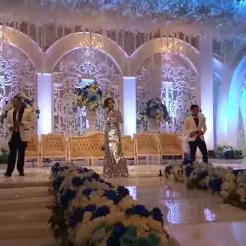 Fani Vanilla versace on the floor cover for wedding