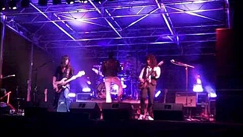 Almost Queen - "We Will Rock You"