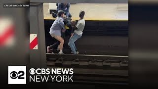 Video shows good Samaritans rescue man from subway tracks in NYC