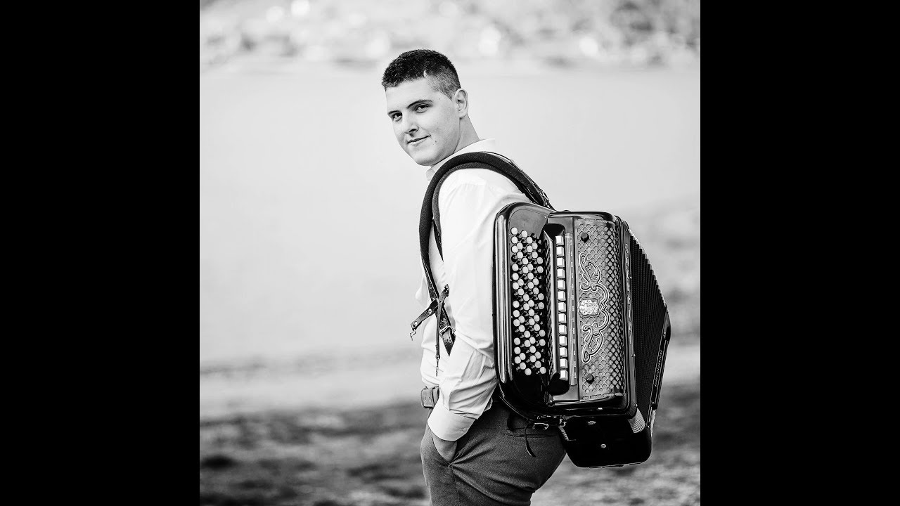 Veljko Milojkovic,svetski prvak u kategoriji juniora & Hit orkestar -Splet narodnih kola