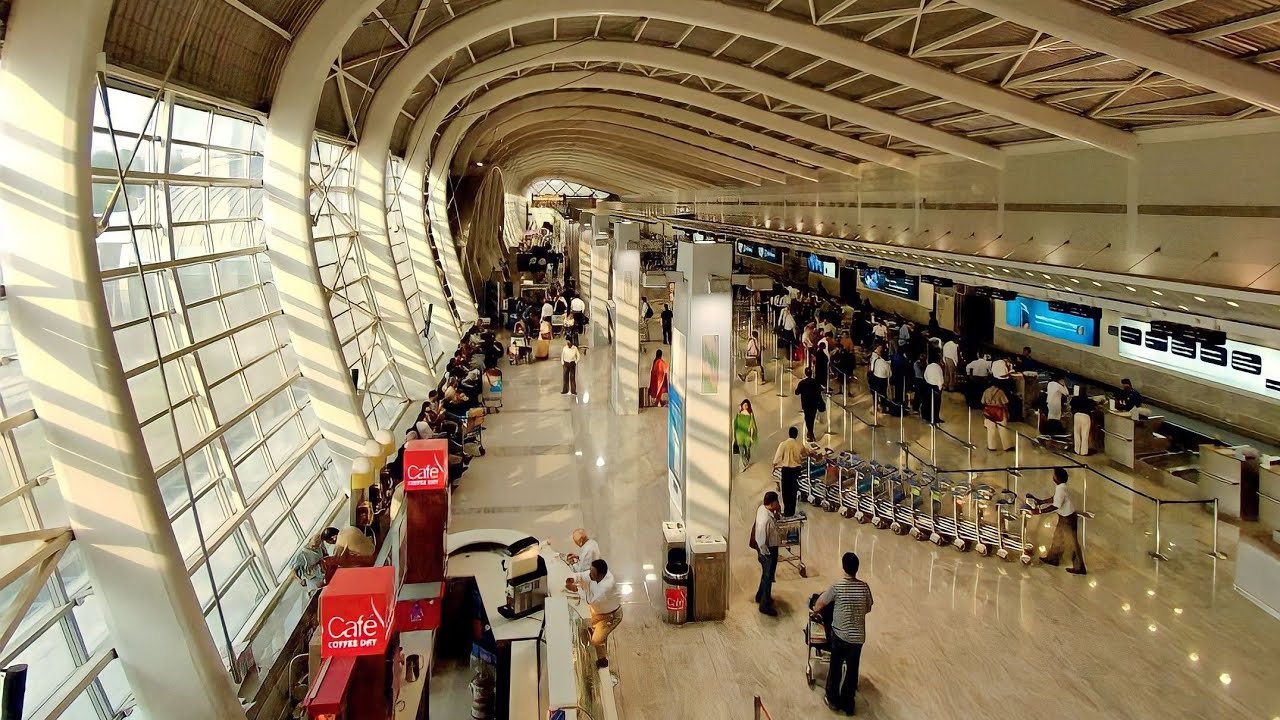 mumbai-airport-road-metro-station-and-outside-international-airport
