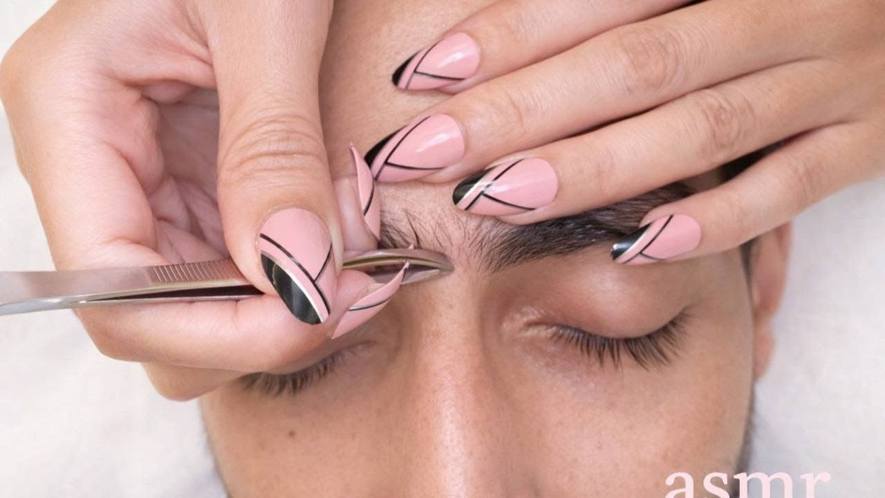 ASMR عربي  | Tweezers eyebrows  صحبتك هتعملك حواجبك بالملقاط #relaxingasmr #sleepasmr #relax