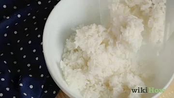 Wie kann man gekochten Reis wieder aufwärmen?