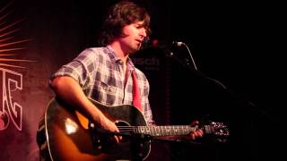 Video thumbnail of "Pete Yorn - "A Girl Like You" (Live In Sun King Studio 92 Powered By Klipsch Audio)"