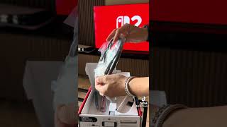 Apriamo la nuova Nintendo Switch 2: ecco cosa nasconde all’interno! #Nintendo #switch2 #console