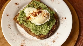 توست الافوكادو مع البيض avocado toast with egg