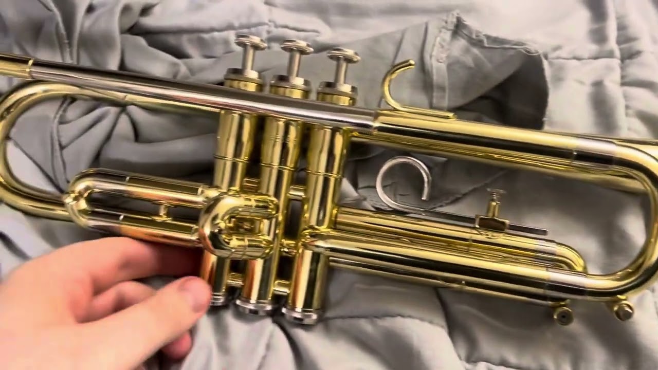 Near Mint Getzen 300-Series Trumpet 390 !! - YouTube