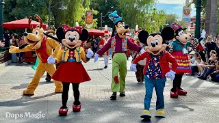 Mickey's Happy Holidays First Performance | Holidays at the Disneyland Resort 2023 4K