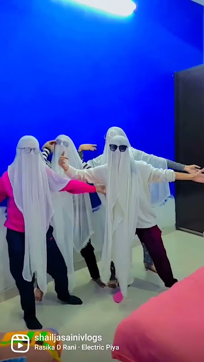 Taar bijli se patle hamare piya | Girls funny dance 🤣 #shorts #shailjasainivlogs #viral #funny