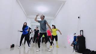 Aao sunao pyar ki ek kahani // Dhan Sikumbang //fitness