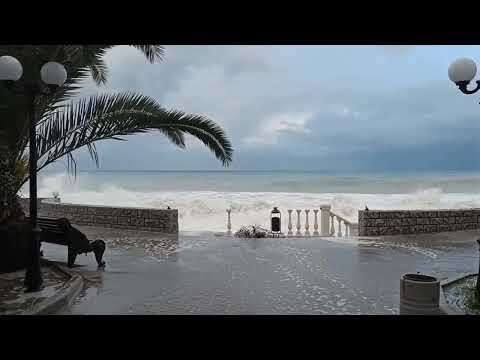 Гагра шторм 27.11.2023 Пансионат Нарт