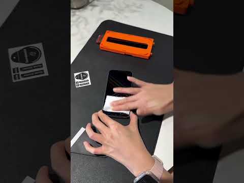 What colour do you see? GALADO Titan Case