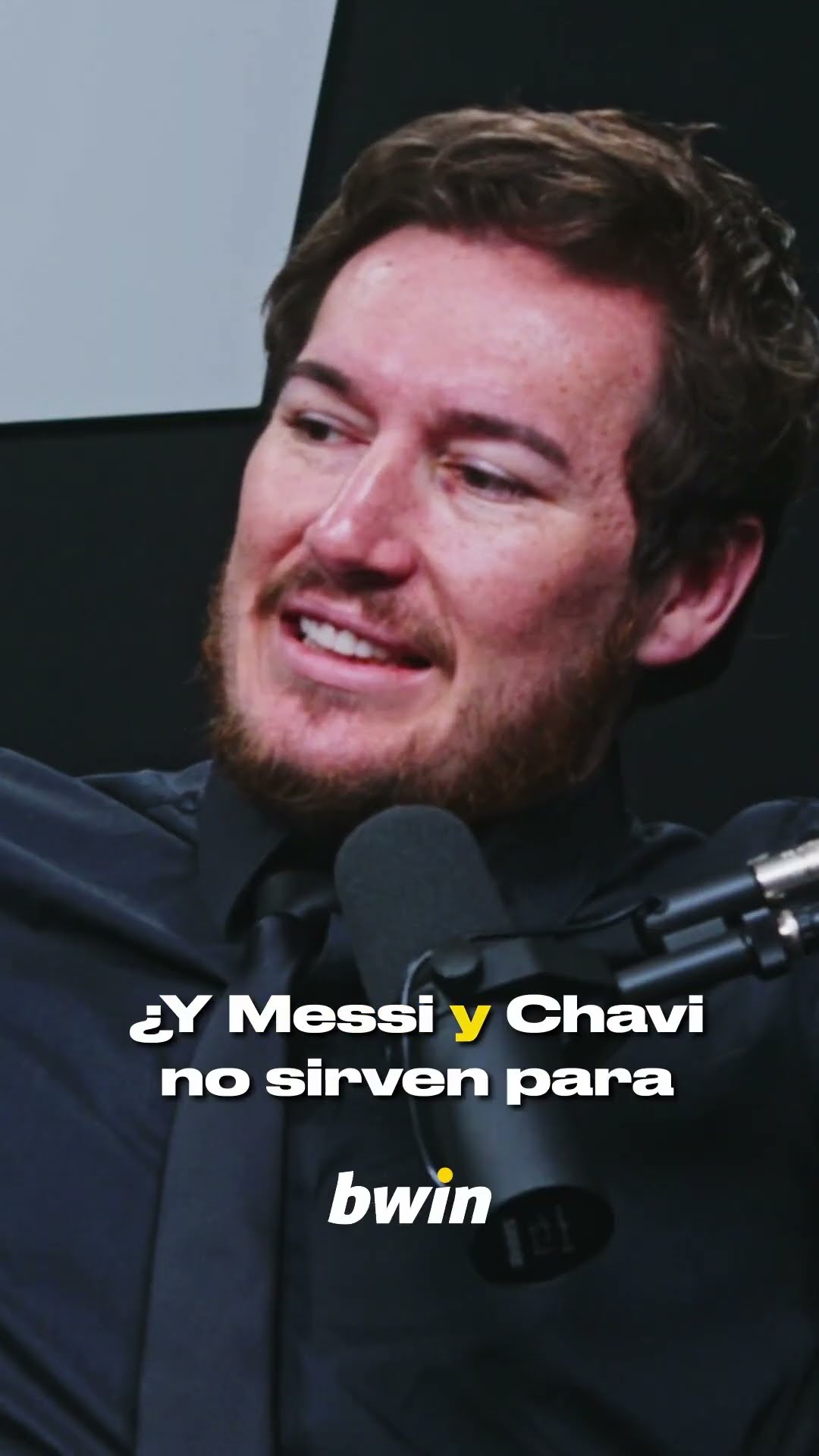 XAVI DESTROZA a LAPORTA con el tema MESSI