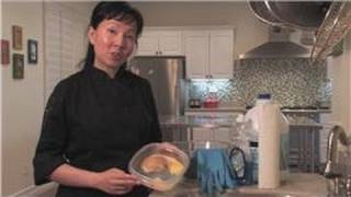 To clean moldy plastic food containers, use paper towels, bleach and
some dish soap. protect your hands with gloves while cleaning
containers with...