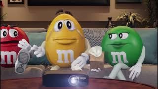 Noche de pelis románticas con M&M’s