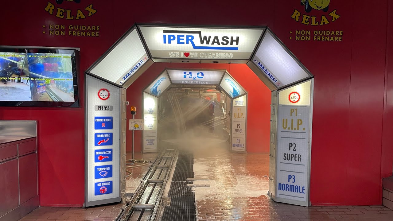 Holz Tunnel Car Wash “Iper Wash” Outside view
