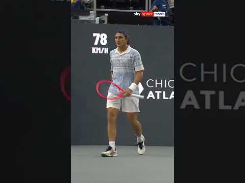 Video Mattia Bellucci tenta il colpo dietro la schiena