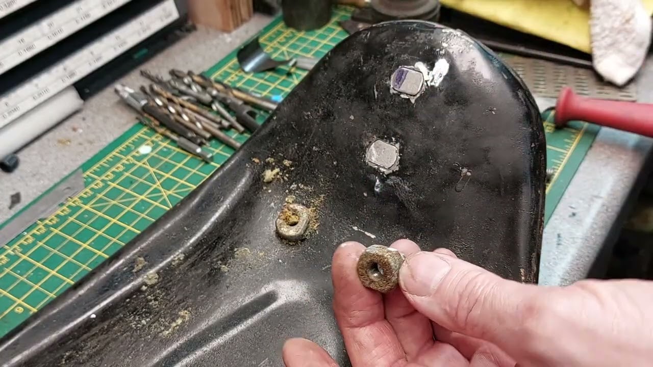 SAGGY SEAT, RESTORING BSA SEAT