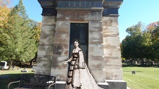 LADY IN WHITE VOICE CAUGHT ON CAMERA. HAUNTED CEMETERY