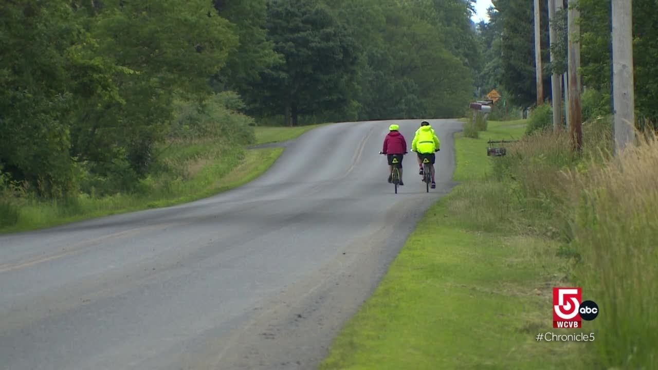 Take in the beauty of Vermont's Champlain Valley on an Inn to Inn bike