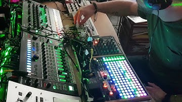 Live Acid/Electronica/Techno Performance - Synthstrom Deluge and Roland TB-03