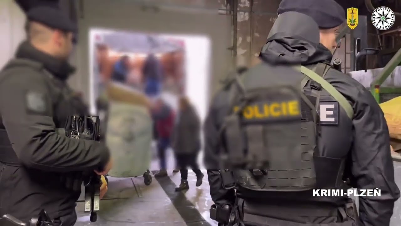 Tři tuny kokainu, pervitinu a dalších drog za miliardy korun skončily v plamenech