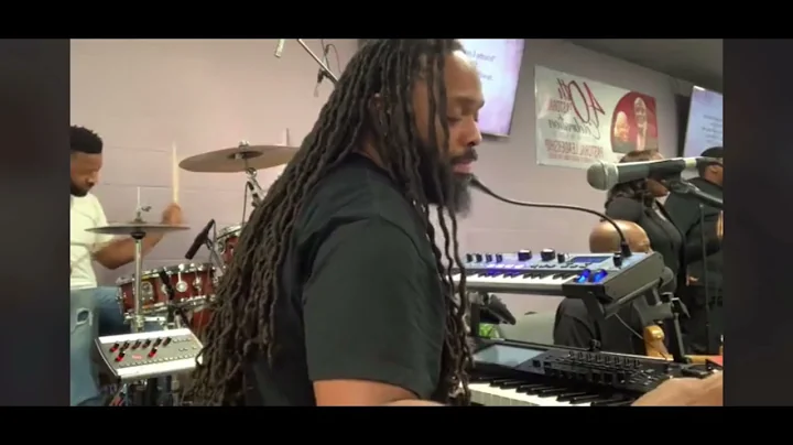 Bishop Jinwright Musical Tribute Band view!!! Mist...