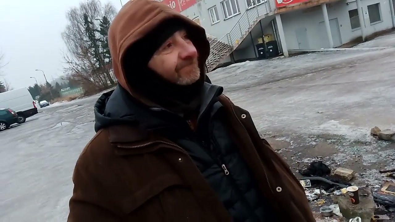 Bezdomni zabrali auto które było naszym domem