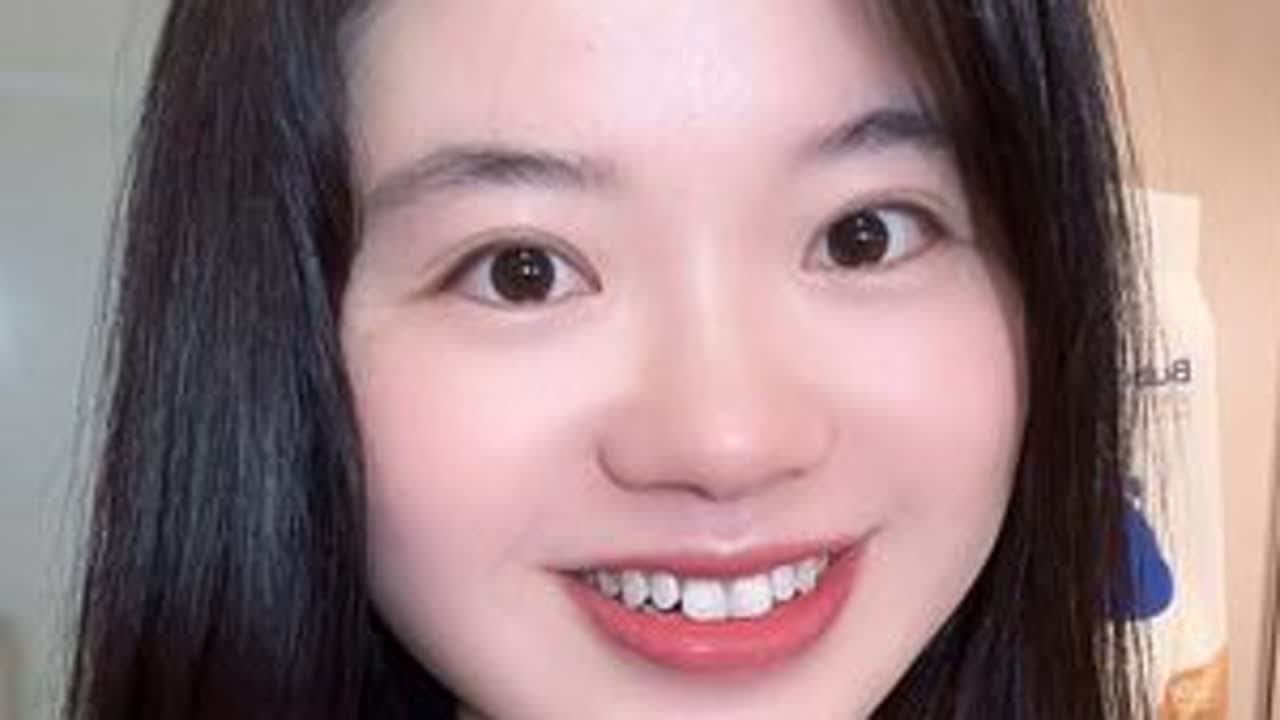 秋天，即是掉头发的季节，又是养头发的季节！ 头发少的姐妹们，从现在开始就可以养发了，内调外养缺一不可