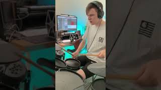 Billie Eilish’s drummer be like 🥁🤘#shorts #billieeilish #happierthanever #drumcover #drummer