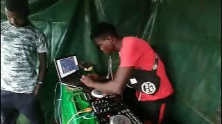 DJ - STANOZ AND MC MAKELELE  LIVE AT PESHMATT SUPERMARKET BUMALA BUSIA k